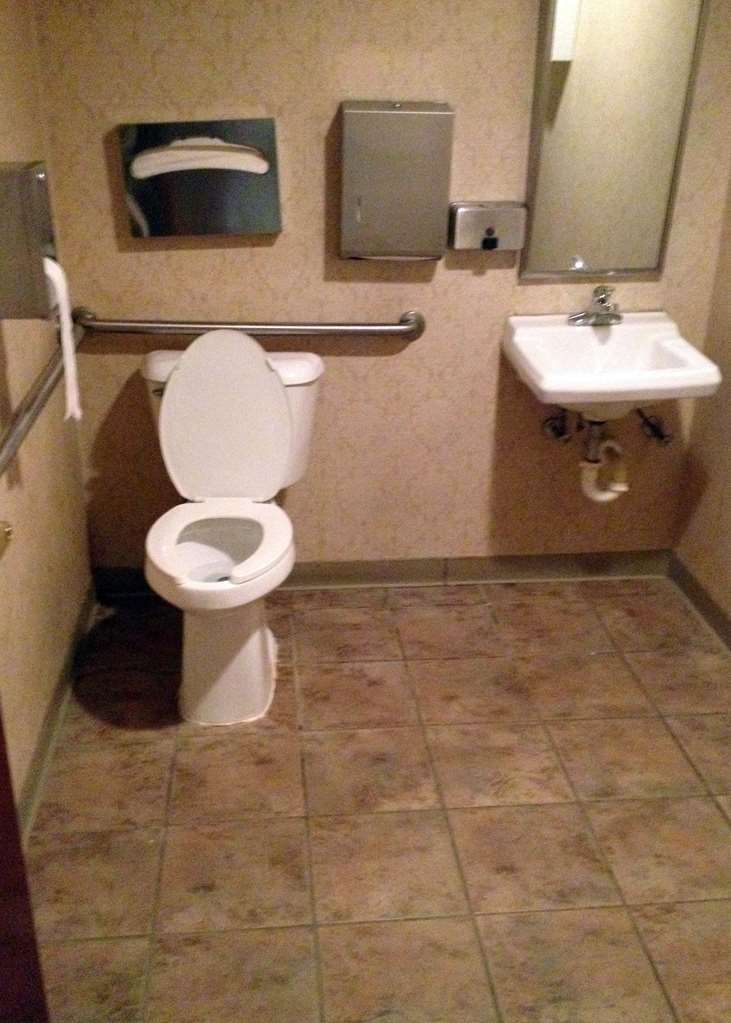 Country Hearth Inn & Suites Willard Ruang foto
