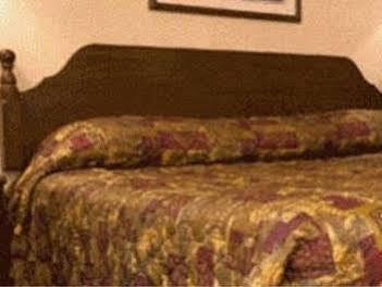 Country Hearth Inn & Suites Willard Bagian luar foto